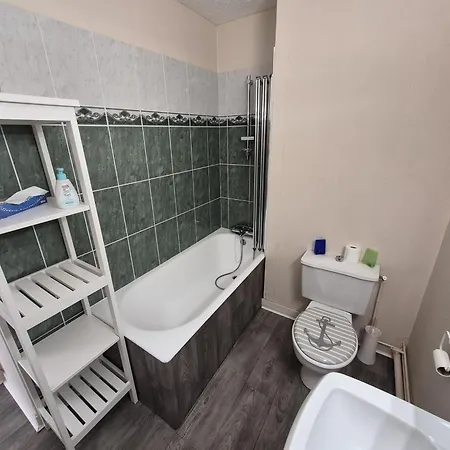 Lägenhet T2 Renove Avec Balcon Et Parking, Acces Direct - Brevin - Fr-1-364-115 *